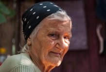 “Čuvala sam četvoro unučadi i svega se odricala zbog njih, a danas neće ni da me pogledaju: Mogu umreti pored njih”