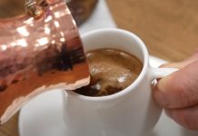 GREŠKA S KAFOM ZBOG KOJE SE SALO GOMILA NA STOMAKU: Ako je ovako pijete, NE GINU vam masne naslage oko struka!