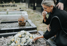 U kovčeg pokojnika 1 stvar nikako ne smete stavljati: Svi Srbi to rade, a veruje se da donosi ukućanima veliku nesreću