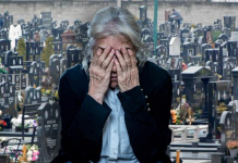 SILVIJA JE 43 GODINE POSJEĆIVALA POGREŠAN GROB: Bila ubijeđena da pali svijeću ocu, a kad je otkrila istinu, umalo se srušila