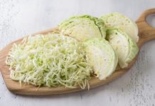 SVI GRIJEŠE U OVOME KADA PRAVE KUPUS SALATU: Trik je u sastojku koji se dodaje na samom kraju i potpuno mijenja ukus