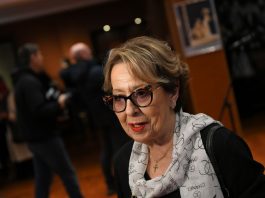 Stan u staroj zgradi, a nameštaj je priča za sebe: Evo u kakvim uslovima živi Ceca Bojković