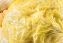 Ukiselili ste kupus, a NISTE DODALI OVU VOĆKU: Brzo u kacu ubacite samo 2 KRIŠKE – Bit ćete nam zahvalni (RECEPT)