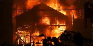 Cijeli grad u plamenu, vatra zahvatila više od 170 zgrada. Ljudi prebačeni u hitni prihvatni centar