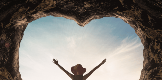 Žensku djecu treba od rođenja učiti da vole prvo sebe pa sve ostale. – Psiholog otkriva 5 mudrih lekcija za sve žene