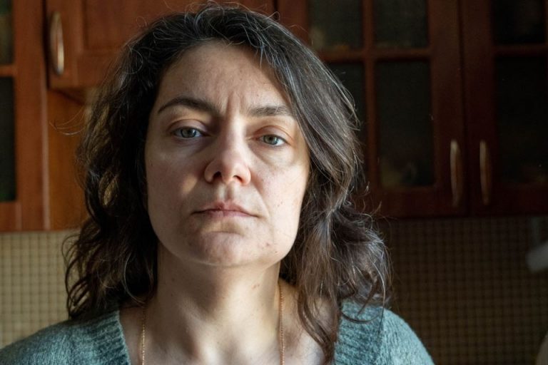 Nakon bolne dijagnoze, muž se spakovao i bez reči me ostavio s dvoje dece: Isplakala sam reku suza, a onda sam ga srela na ulici i shvatila zašto je to uradio