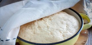 Univerzalno dizano testo za slatka i slana peciva: Jednostavan recept za vazdušaste kiflice, rol-viršle, pogačice…