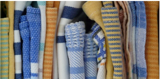 Kada želi da izbeli kuhinjske krpe samo ubaci 1 sitnicu u veš mašinu: Nakon pranja blistaju kao nove