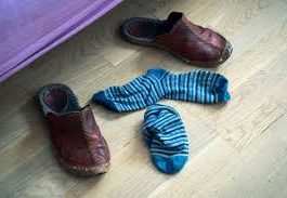 Nikada ne ostavljajte čarape pored kreveta: Evo i zašto