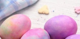 Farbanje jaja SODOM BIKARBONOM je hit na društvenim mrežama: MAGIČNE ŠARE dobijaju se na potpuno prirodan način, a ceo proces traje PAR MINUTA 😍 čitav postupak je na linku u komentaru