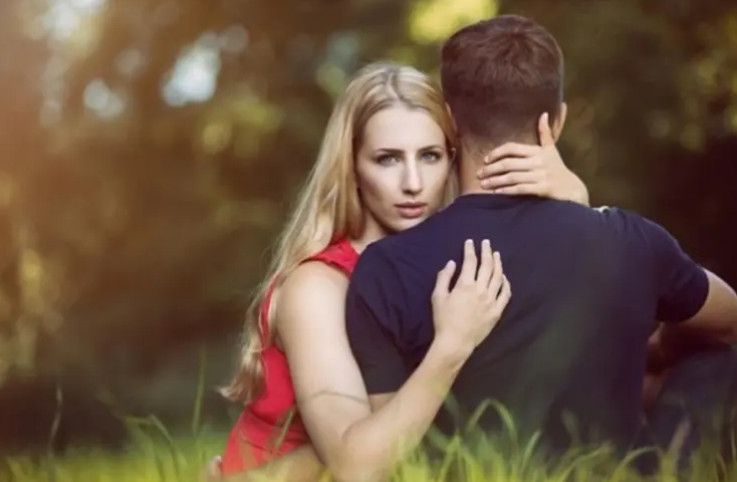 Partner koji vam radi ovih 6 stvari ne voli vas, već vas koristi (br. 4 je nešto najokrutnije - featured image Partner koji vam radi ovih 6 stvari ne voli vas, već vas koristi (br. 4 je nešto najokrutnije - featured image